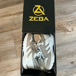 Zeba Women's Gray and White Sneakers